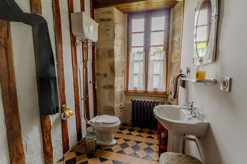 Demeure - 404 m² - 17 pièces