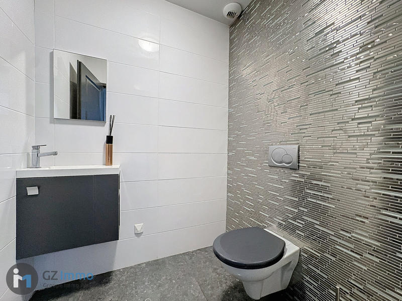 Maison - 214 m² - 7 pièces