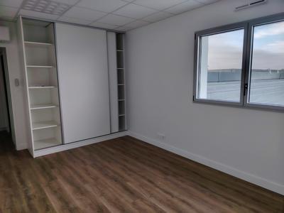 Bureau - 87 m² - 5 pièces