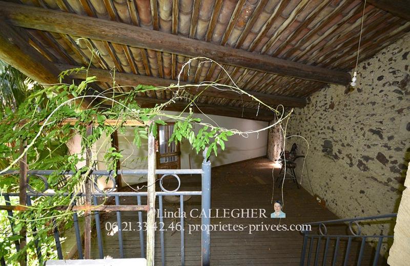 Demeure - 279 m² - 9 pièces