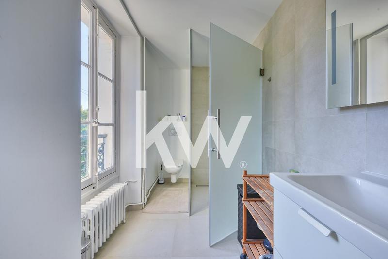 Maison - 351 m² - 8 pièces