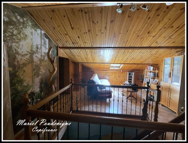 Maison - 212 m² - 8 pièces