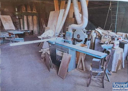 Local d'activités - 343 m²