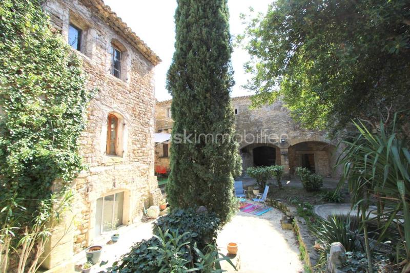 Demeure - 200 m² - 8 pièces