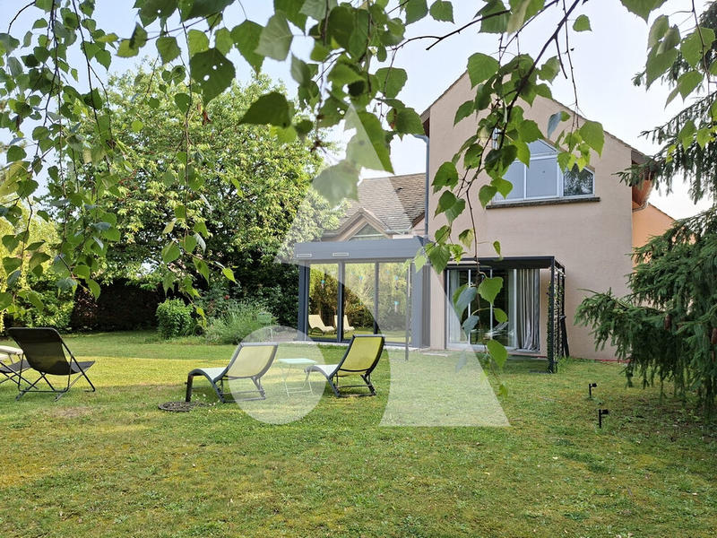 Maison - 182 m² - 7 pièces