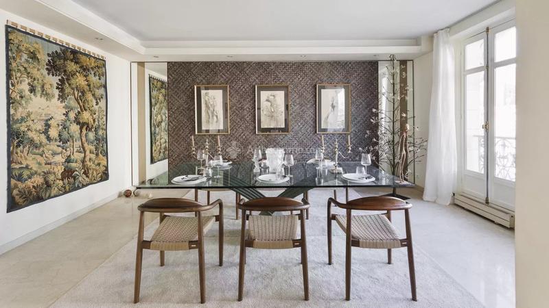 Appartement - 224 m² - 6 pièces