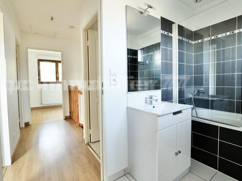 Maison de bois - 98 m² - 6 pièces