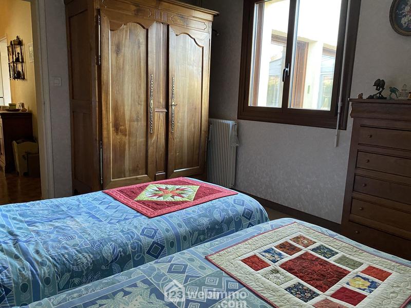 Maison - 202 m² - 7 pièces