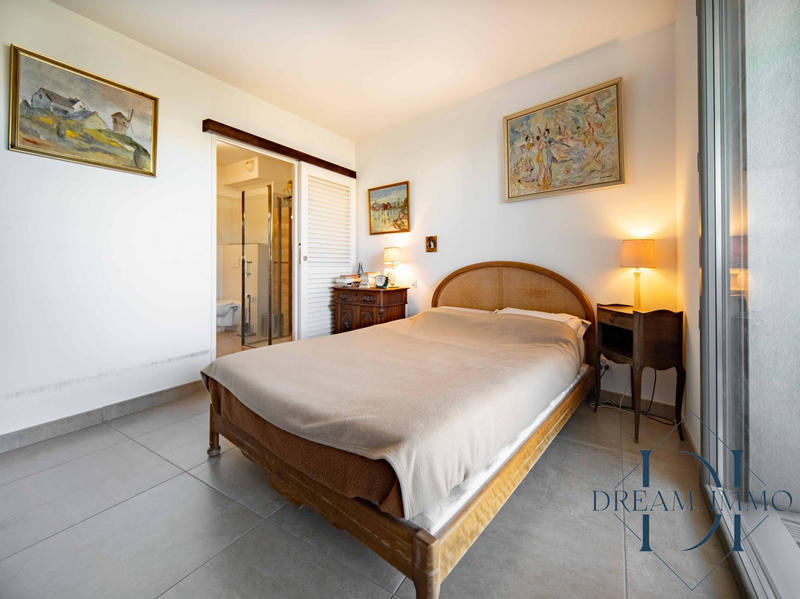 Appartement - 105 m² - 4 pièces