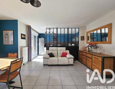 Appartement - 80 m² - 4 pièces