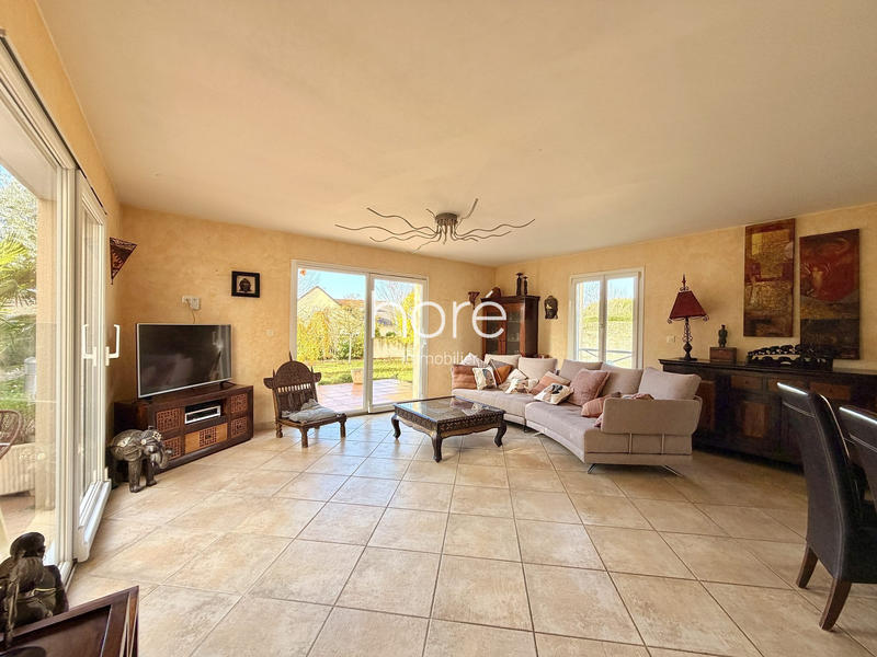 Maison - 230 m² - 6 pièces