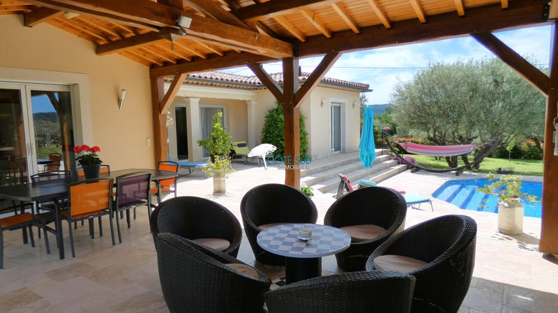 Maison - 220 m² - 9 pièces