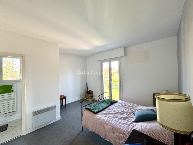 Maison - 235 m² - 7 pièces