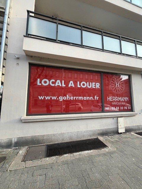 Local commercial - 84 m² - 2 pièces