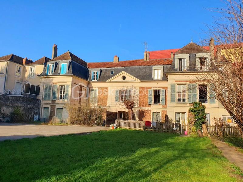 Appartement - 84 m² - 2 pièces