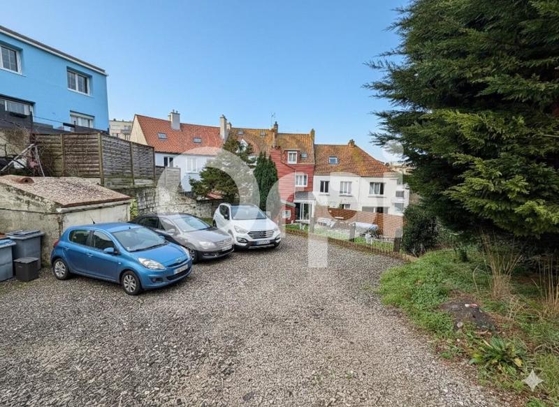 Maison - 127 m² - 5 pièces