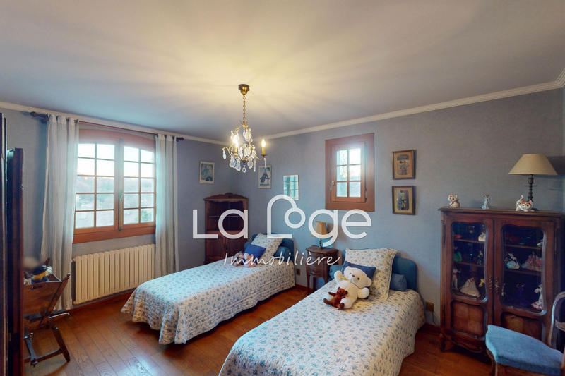 Maison - 190 m² - 5 pièces