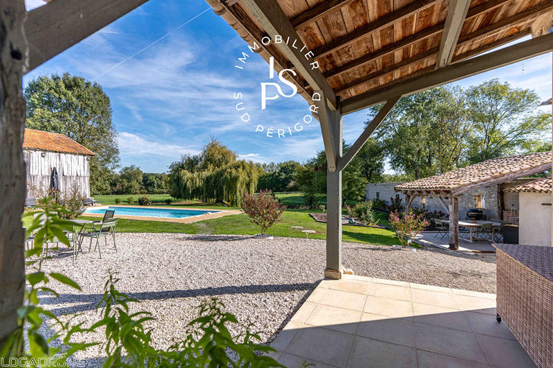 Maison - 200 m² - 5 pièces