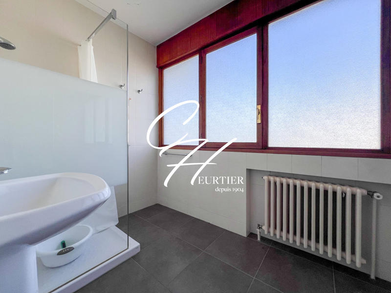 Appartement - 82 m² - 5 pièces