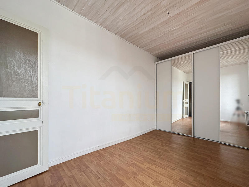 Maison - 94 m² - 5 pièces