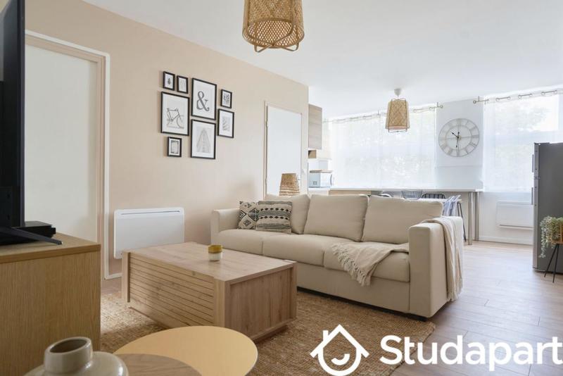 Chambre - 9 m² - 1 pièce