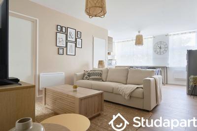 Chambre - 9 m² - 1 pièce