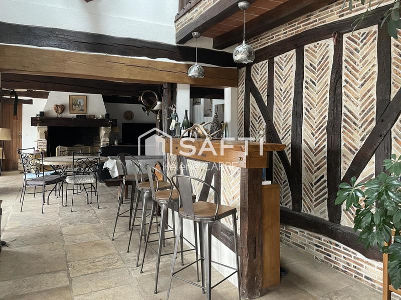 Maison - 237 m² - 11 pièces