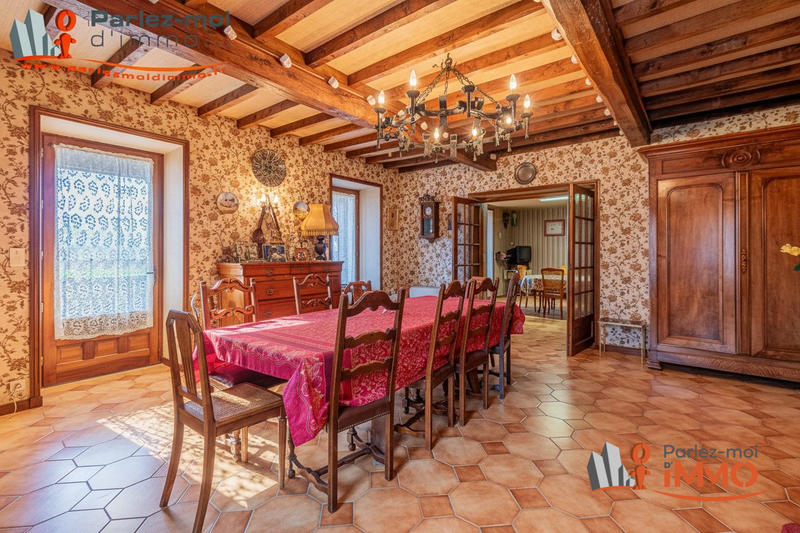 Maison - 185 m² - 8 pièces