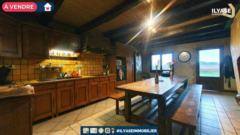 Maison - 220 m² - 8 pièces