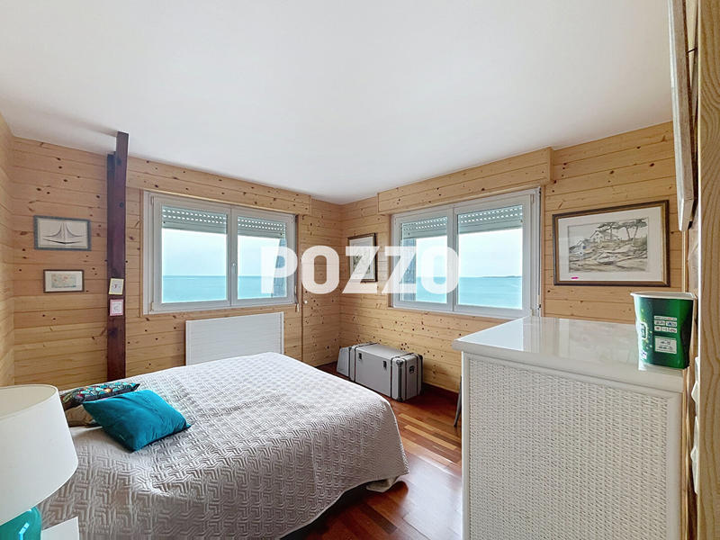 Maison - 201 m² - 16 pièces