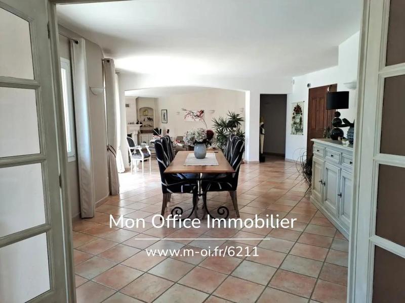Propriété - 283 m² - 8 pièces