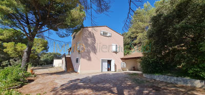 Maison - 220 m² - 8 pièces