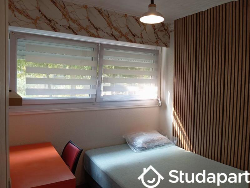 Chambre - 11 m² - 1 pièce