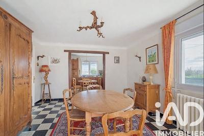 Maison - 122 m² - 9 pièces