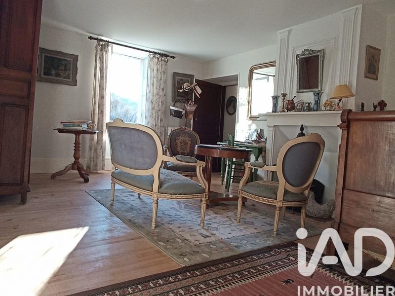 Maison - 330 m² - 6 pièces