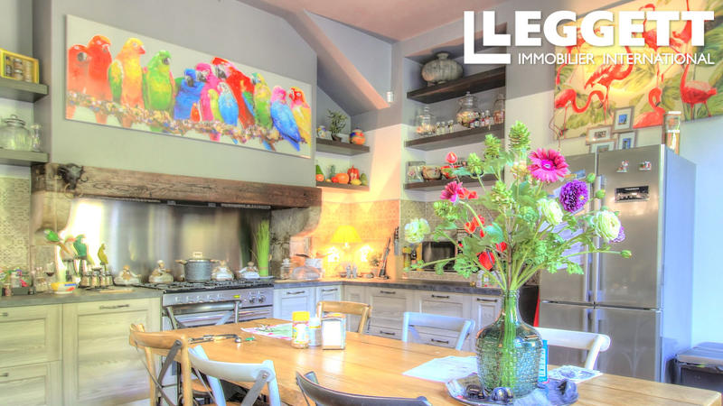 Maison - 470 m² - 10 pièces