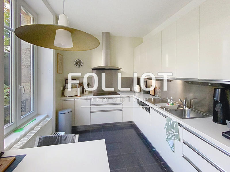 Maison - 215 m² - 10 pièces