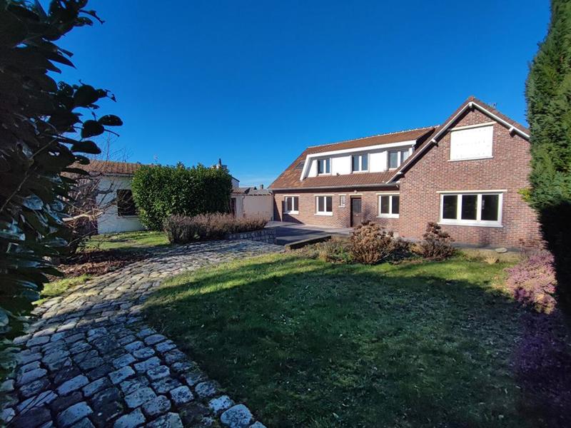 Maison - 282 m² - 10 pièces