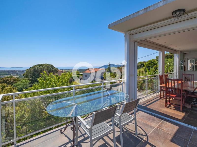 Villa - 260 m² - 5 pièces