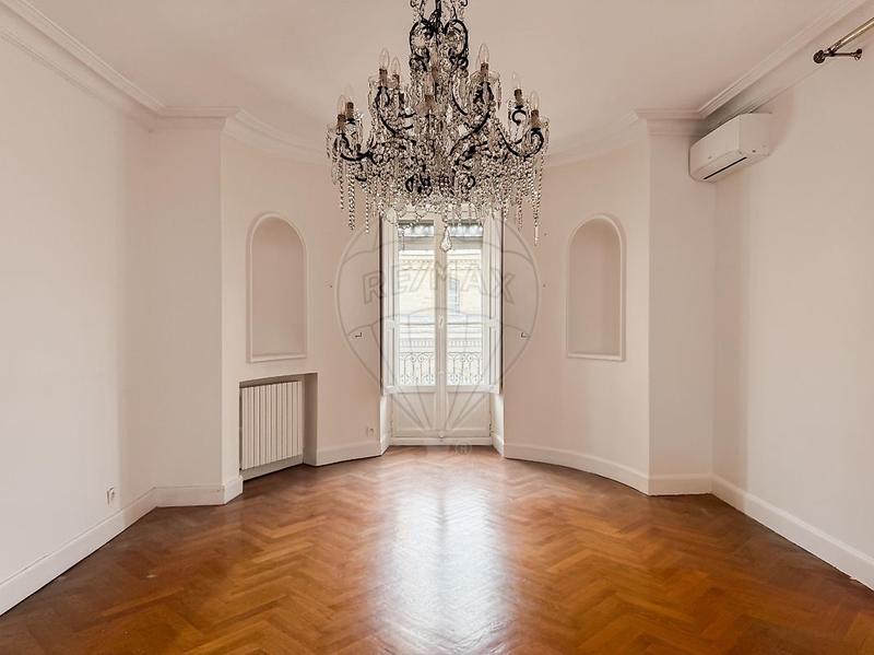 Appartement - 171 m² - 5 pièces