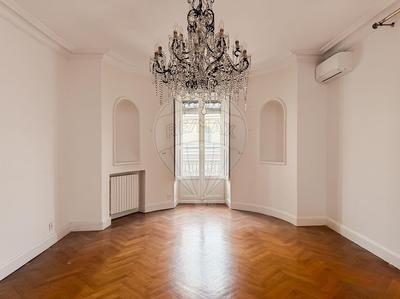 Appartement - 171 m² - 5 pièces