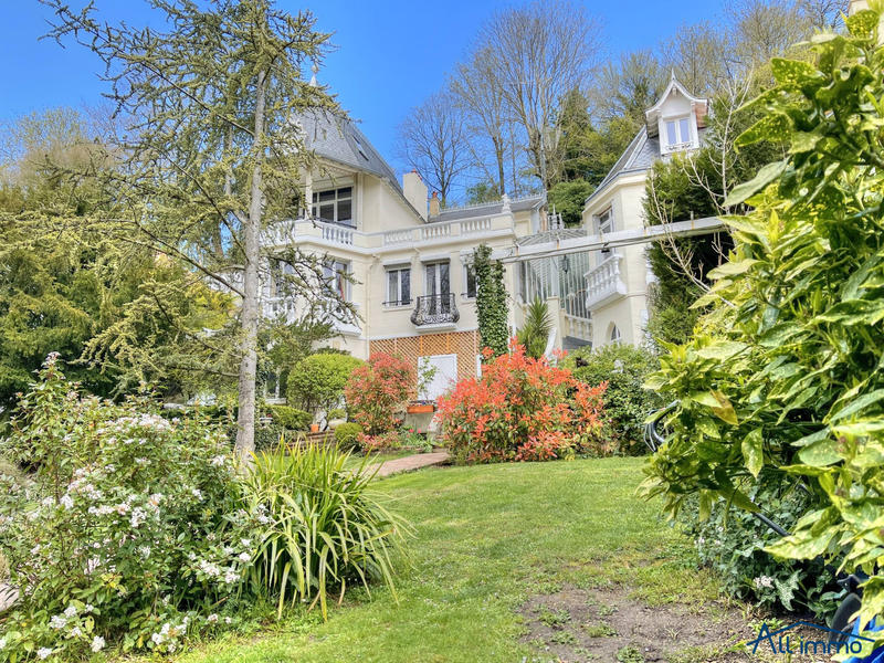 Maison ancienne - 197 m² - 8 pièces