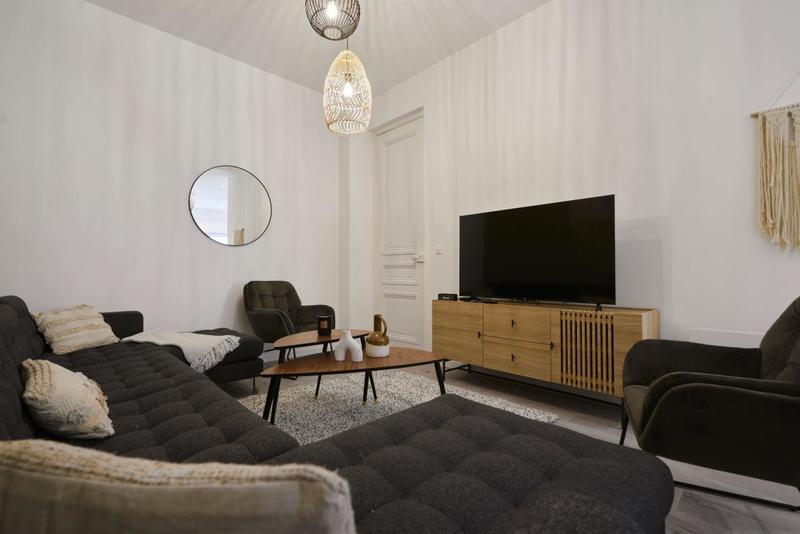 Maison - 175 m² - 10 pièces