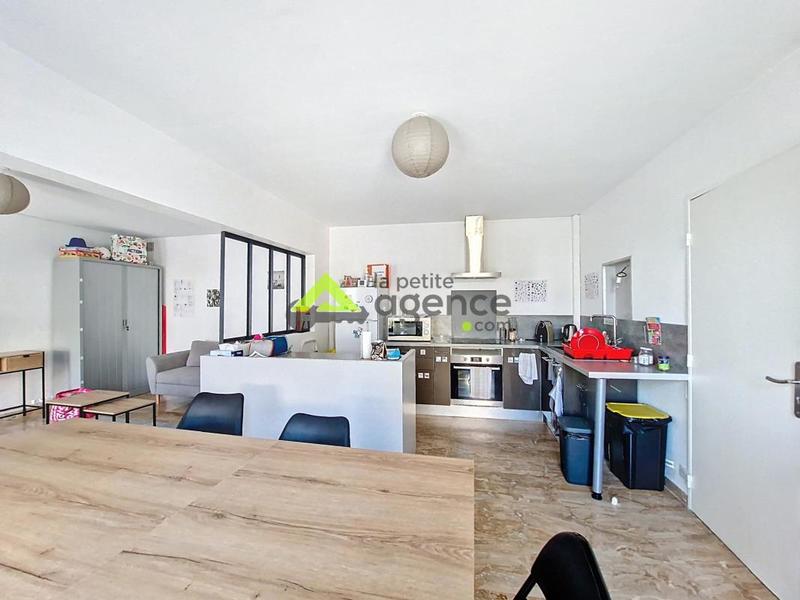 Local commercial - 240 m²