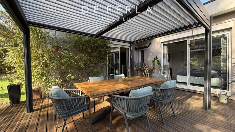 Maison - 196 m² - 7 pièces