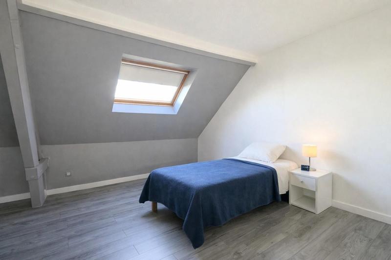 Maison - 240 m² - 8 pièces