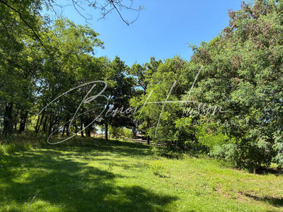 Terrain constructible - 1 700 m²