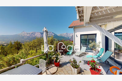 Demeure - 178 m² - 6 pièces