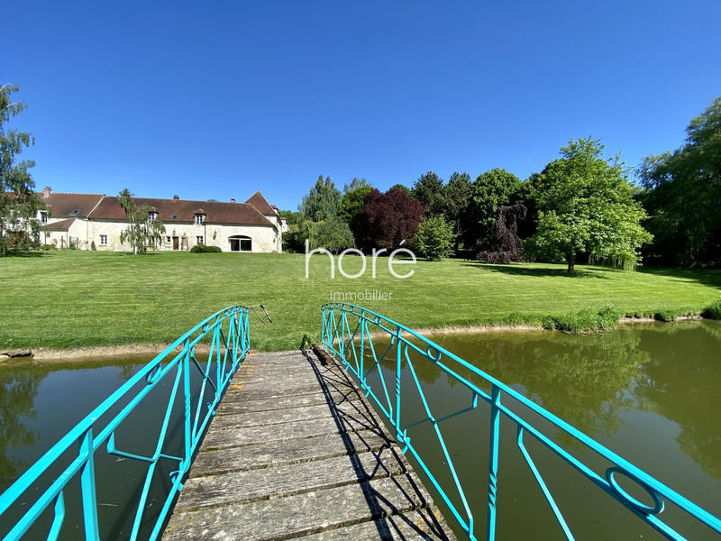 Maison - 300 m² - 10 pièces