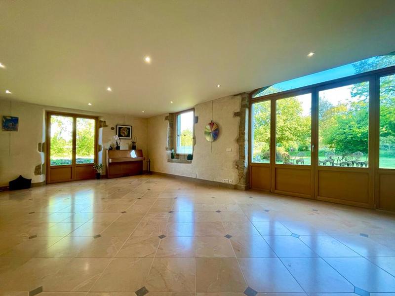 Demeure - 600 m² - 21 pièces